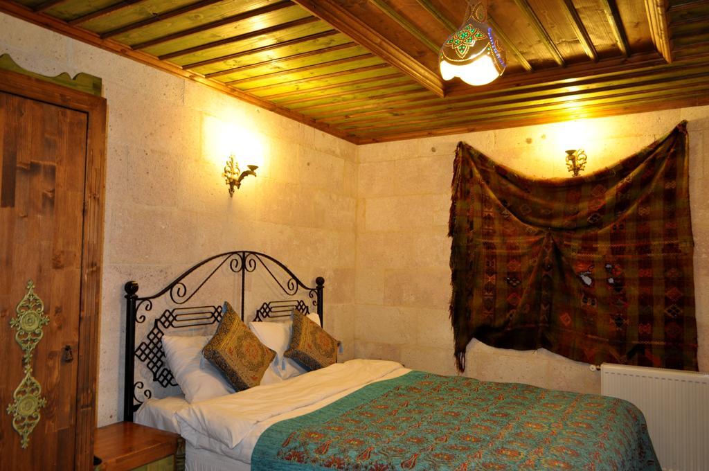 Cappadocia Hills Cave Hotel Гьореме Стая снимка